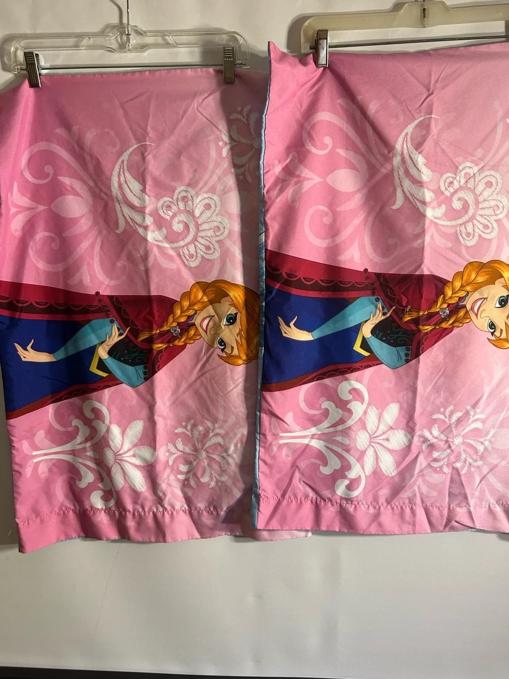 DISNEY FROZEN STANDARD SIZE PILLOW CASES PRINCESS ANNA COLORFUL